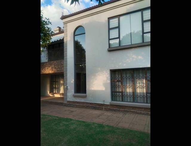 4 BEDROOM PROPERTY TO RENT IN SUNNYRIDGE